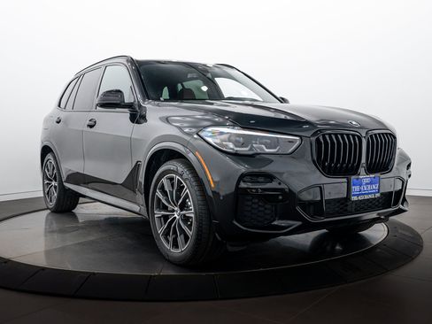 Used 2022 BMW X5 xDrive40i w/ M Sport Package AWD/4WD image 2
