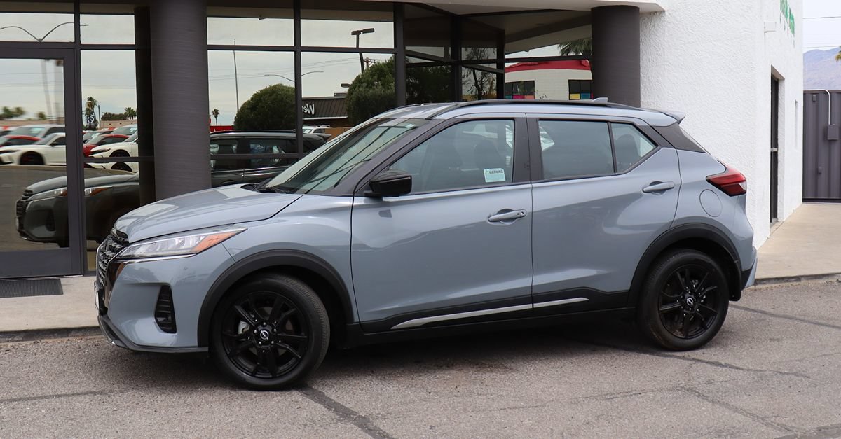 Used 2023 Nissan Kicks SR FWD image 4