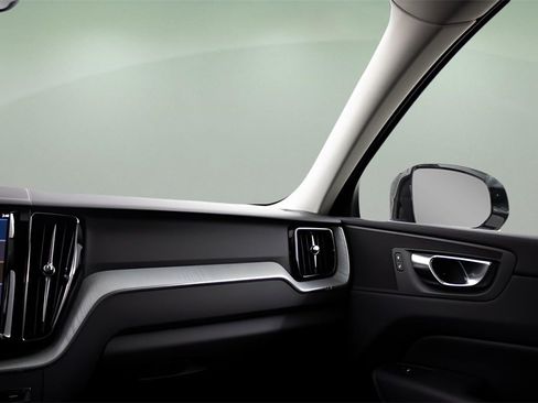 New 2025 Volvo XC60 T8 Plus w/ Protection Package Premier image 35