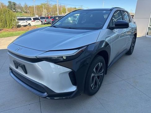 Used 2025 Toyota bZ4X AWD w/ Weather Package image 3