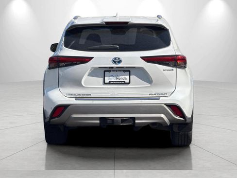 Used 2022 Toyota Highlander Platinum AWD/4WD image 7