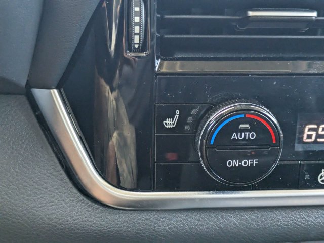 Used 2021 Nissan Rogue SV AWD/4WD image 30