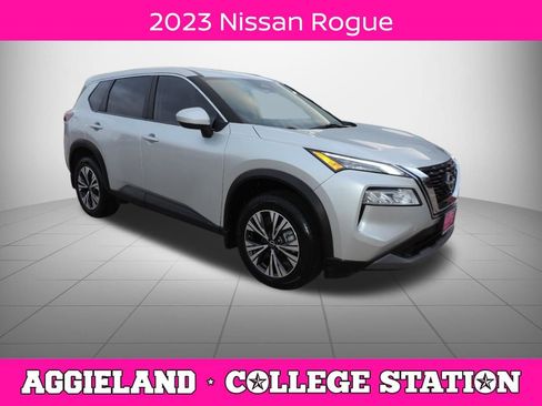 Used 2023 Nissan Rogue SV image 1
