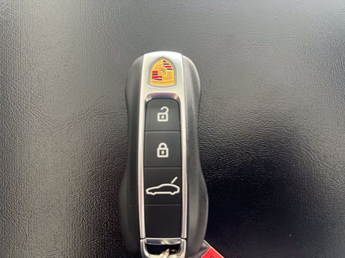 Certified 2026 Porsche Panamera image 25