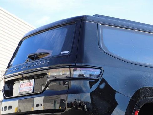 New 2024 Jeep Grand Wagoneer Series II AWD/4WD image 11