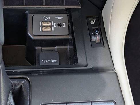 Used 2022 Lexus GX 460 Premium w/ Premium Package AWD/4WD image 16