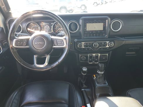 Used 2022 Jeep Gladiator Overland w/ Popular Equipment Package image 11