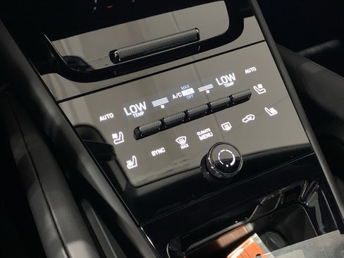 New 2026 Porsche Cayenne Coupe image 24