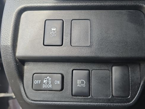 Used 2022 Toyota Tacoma SR5 image 25