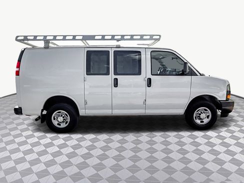 Used 2022 Chevrolet Express 2500 w/ Driver Convenience Package image 11