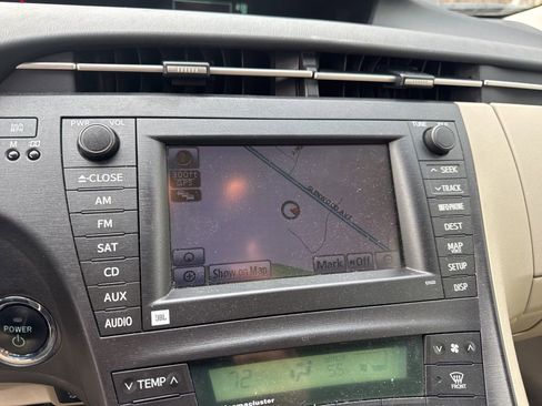 Used 2011 Toyota Prius Five image 4