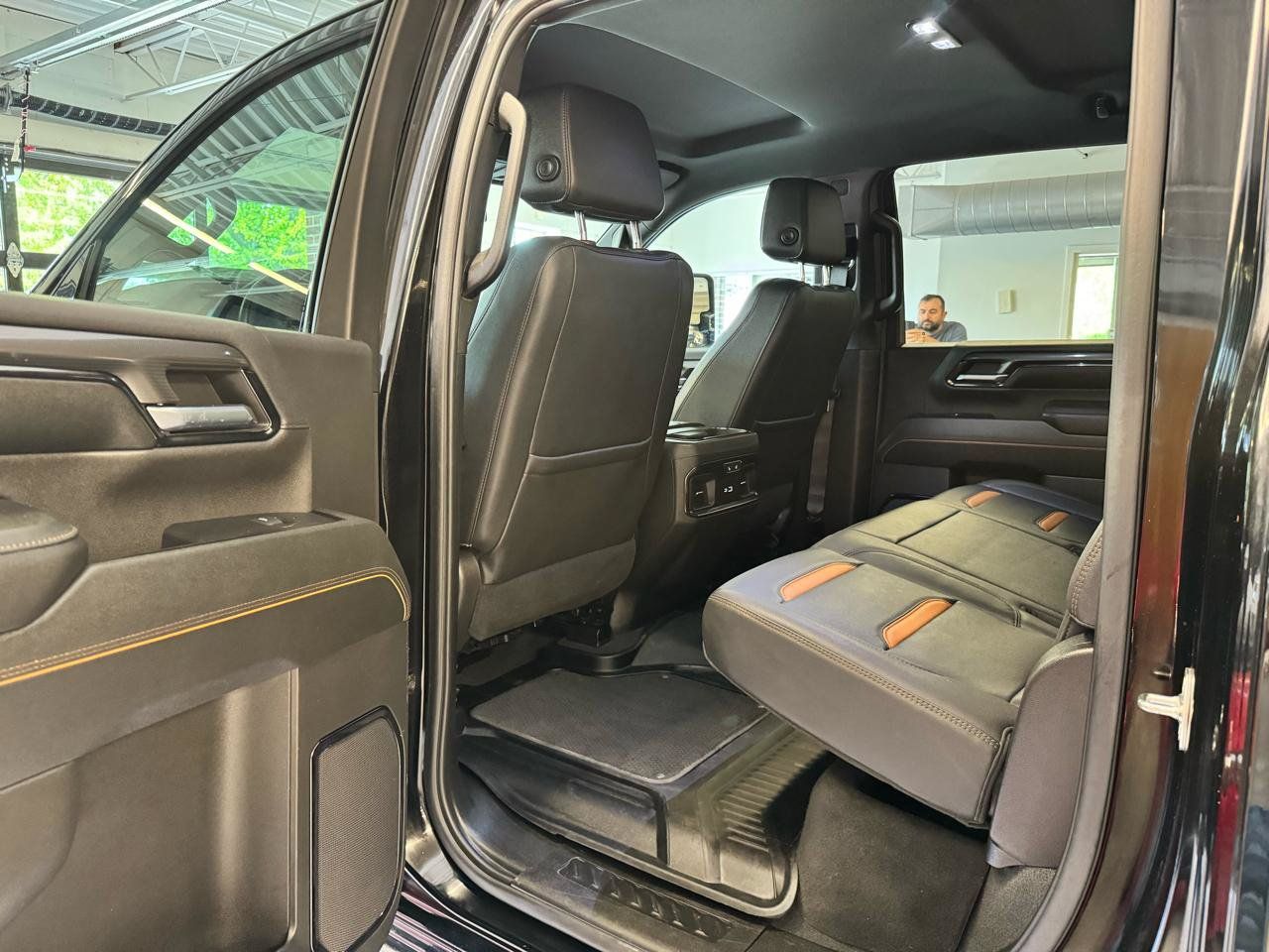 Used 2024 GMC Sierra 2500 AT4 w/ Snow Plow Prep/Camper Package AWD/4WD image 19