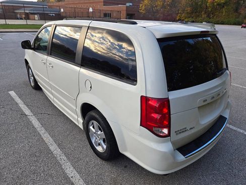 Used 2012 Dodge Grand Caravan SXT image 7