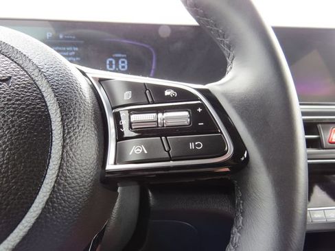 Used 2025 Kia Seltos S FWD image 16