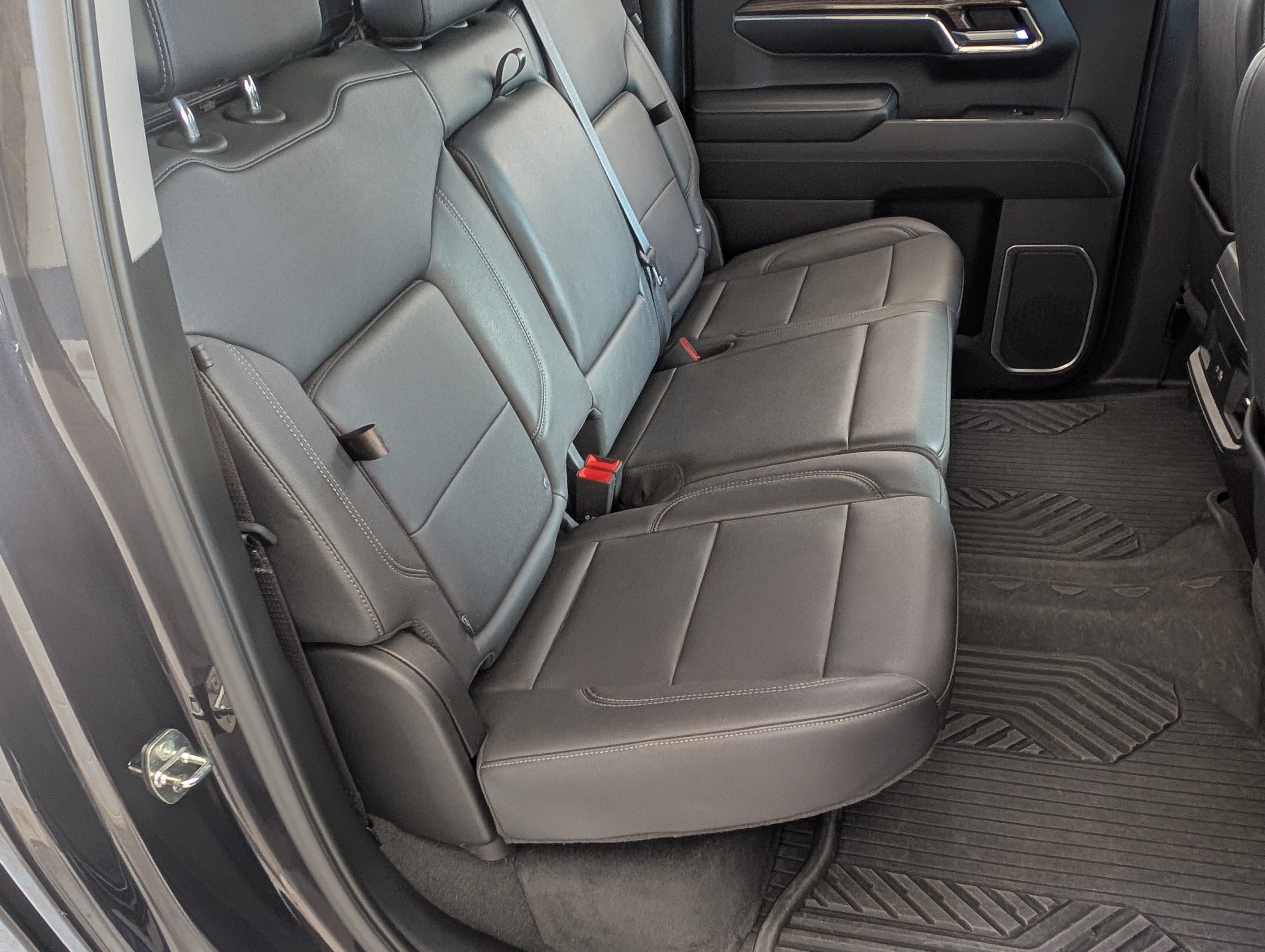 Used 2024 Chevrolet Silverado 1500 LT Trail Boss w/ Convenience Package II AWD/4WD image 19