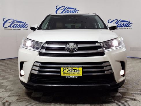 Used 2018 Toyota Highlander Limited image 3