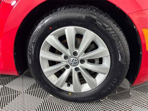 Used 2018 Volkswagen Beetle 2.0T S image 26