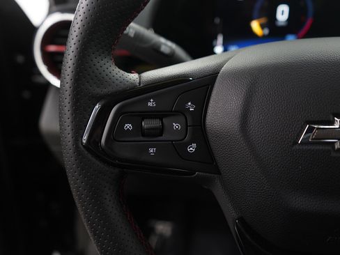 Used 2024 Chevrolet Trax RS image 16