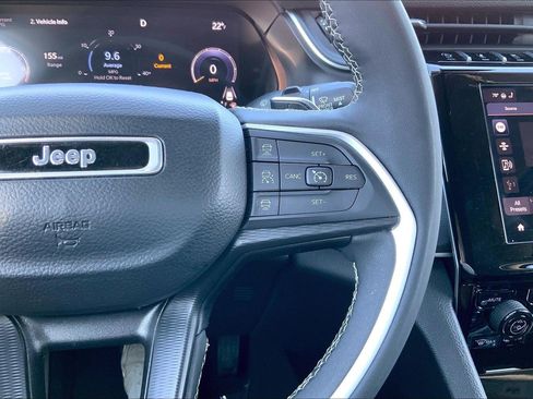 Certified 2023 Jeep Grand Cherokee Laredo w/ Luxury Tech Group I image 23