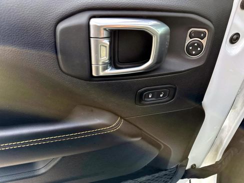 Used 2024 Jeep Wrangler Unlimited Sahara w/ Safety Group image 11