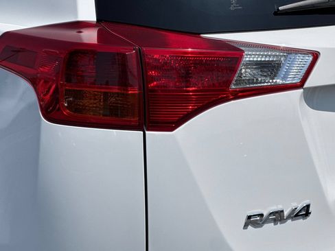 Used 2015 Toyota RAV4 XLE FWD image 33