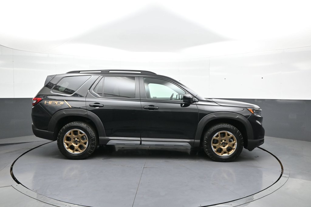 Certified 2024 Honda Pilot TrailSport image 5