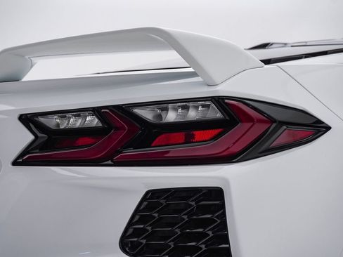 Used 2021 Chevrolet Corvette Stingray Premium Cpe w/ Z51 Performance Package RWD image 15