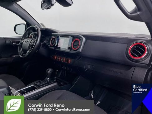 Used 2018 Toyota Tacoma TRD Off-Road AWD/4WD image 30