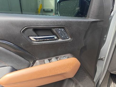 Used 2024 GMC Canyon AT4 w/ AT4 Premium Package AWD/4WD image 10
