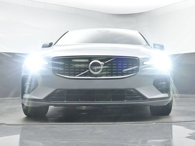 Used 2025 Volvo S60 B5 Plus FWD image 37