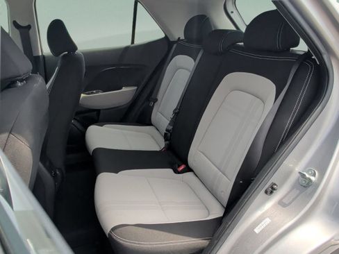Used 2024 Hyundai Venue SEL FWD image 37