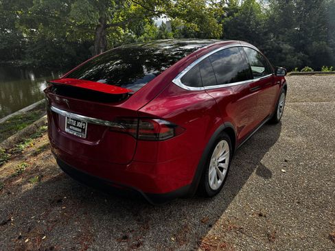 Used 2016 Tesla Model X 60D AWD/4WD image 5