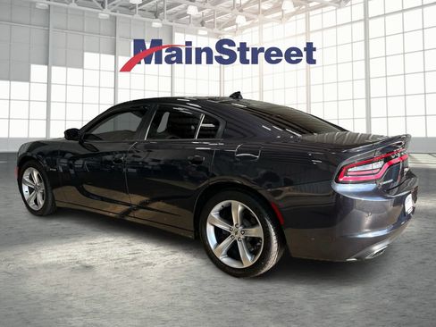 Used 2018 Dodge Charger R/T RWD image 3
