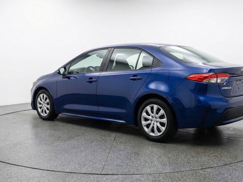 Used 2025 Toyota Corolla LE FWD image 5
