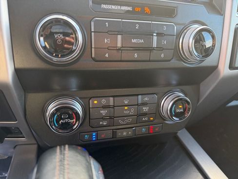 Used 2019 Ford F150 Platinum w/ Equipment Group 701A Luxury AWD/4WD image 32