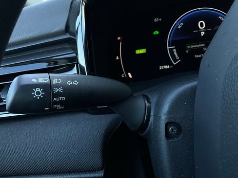 Used 2025 Toyota Camry LE image 34