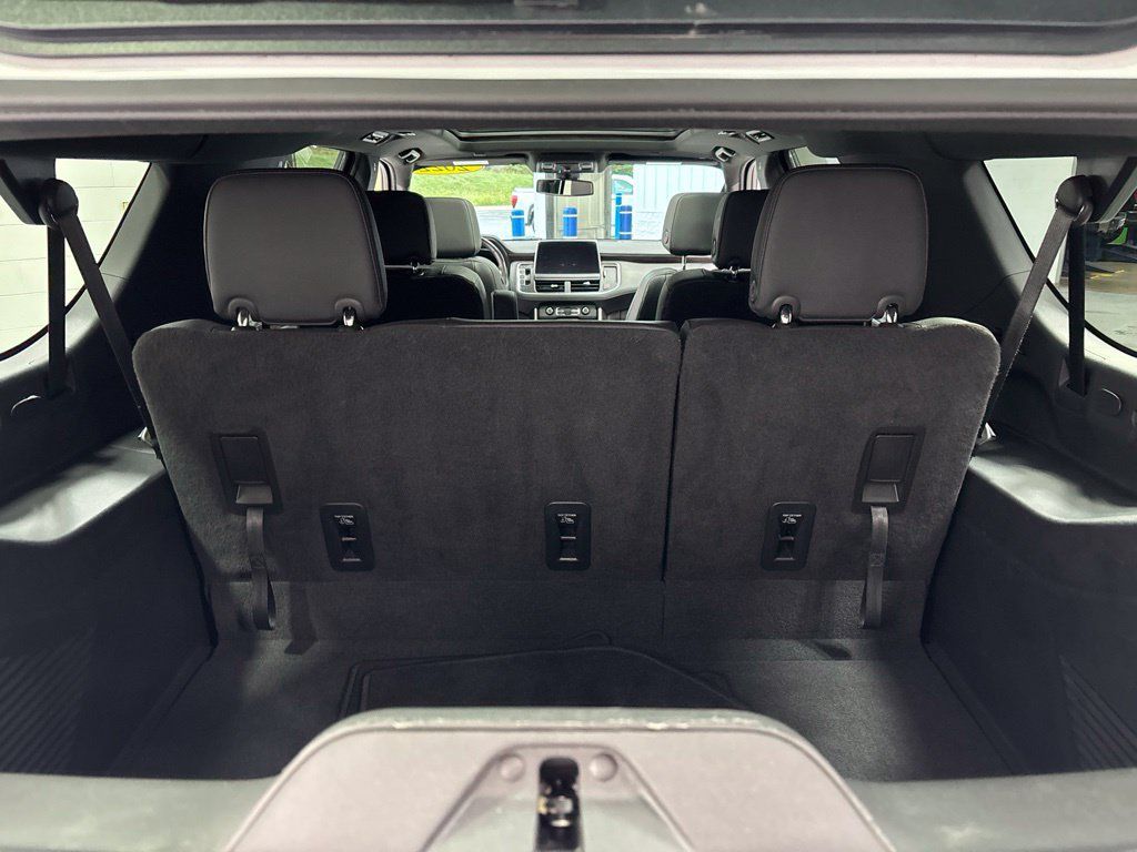 Used 2022 Chevrolet Suburban LT AWD/4WD image 48