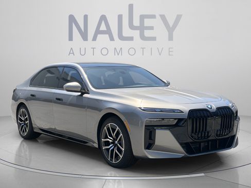 Used 2026 BMW 760i xDrive w/ Executive Package AWD/4WD image 5