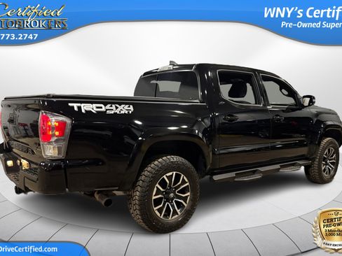 Used 2023 Toyota Tacoma TRD Sport image 6