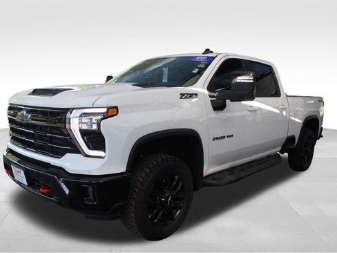 Used 2025 Chevrolet Silverado 2500 LT w/ Trail Boss Package AWD/4WD image 7