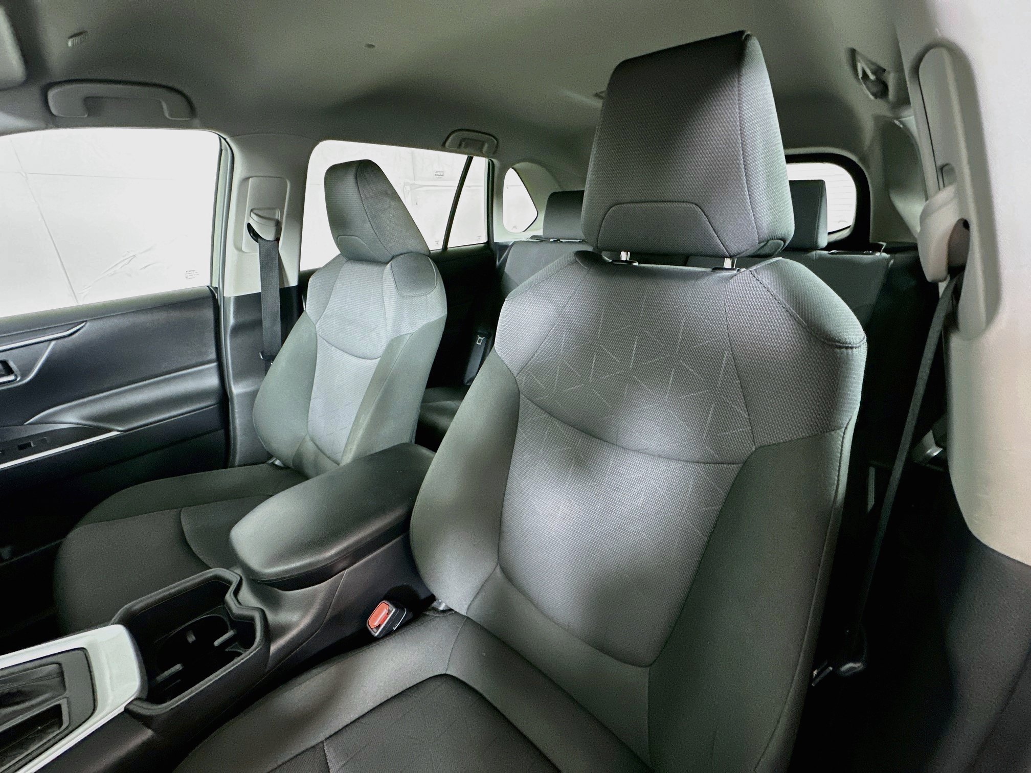 Used 2025 Toyota RAV4 XLE FWD image 18
