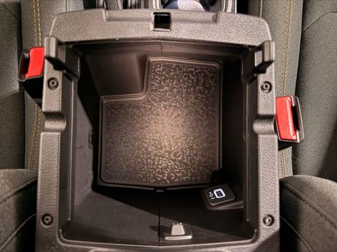 Used 2025 Jeep Wrangler Sport S image 26