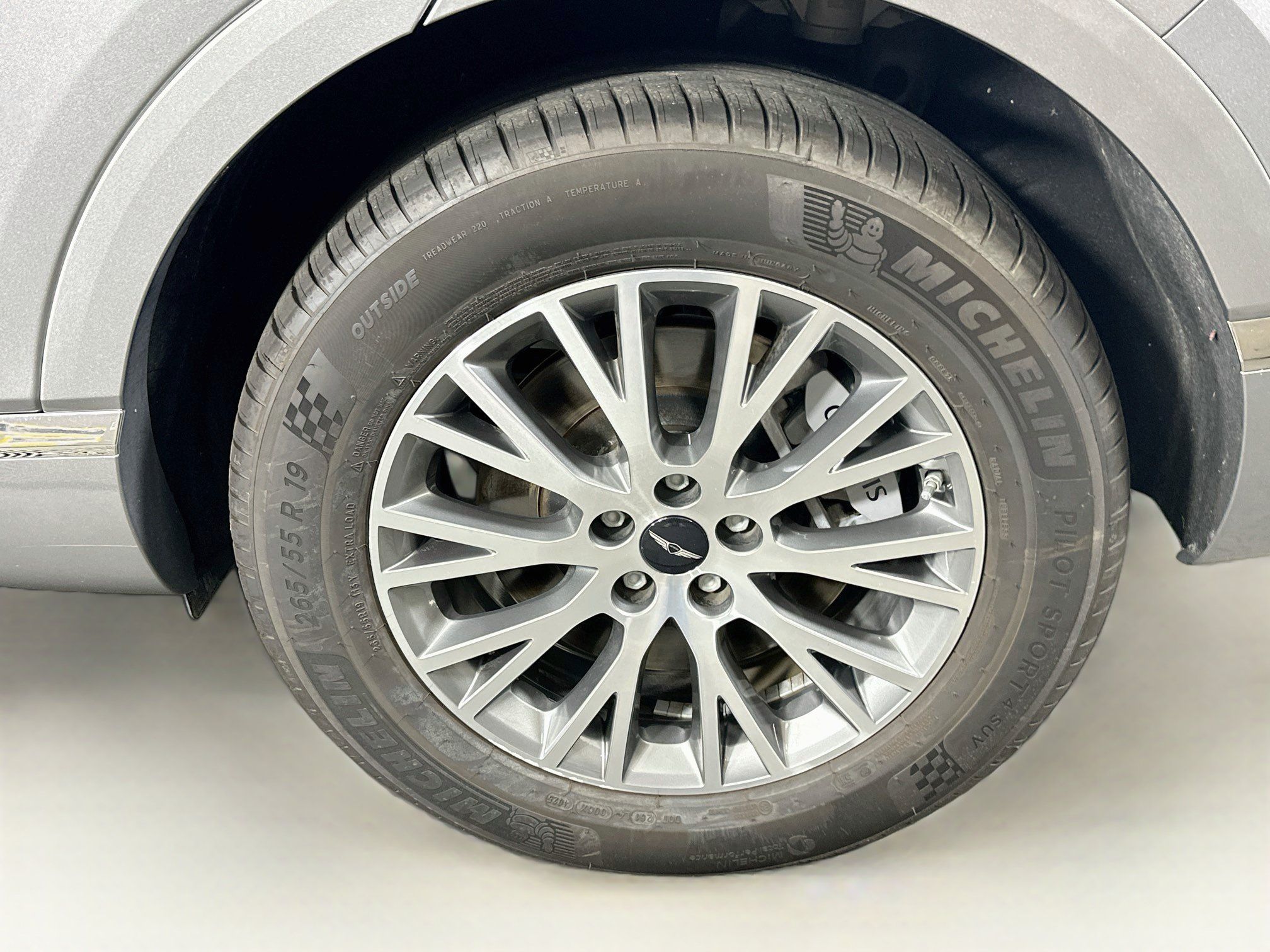 Used 2025 Genesis GV80 2.5T Standard AWD/4WD image 11