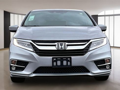 Used 2018 Honda Odyssey Touring image 2
