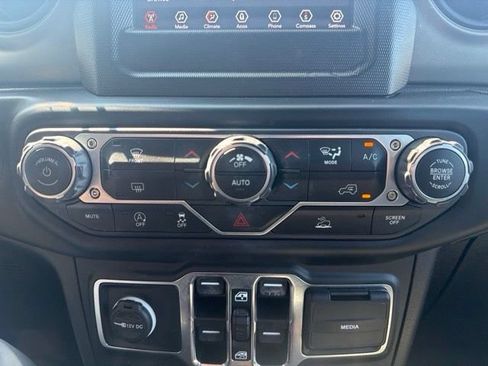 Used 2022 Jeep Wrangler Unlimited Sport w/ Xtreme Recon 35" Tire Package AWD/4WD image 33