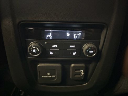 Used 2021 Buick Enclave Avenir w/ Avenir Technology Package FWD image 23
