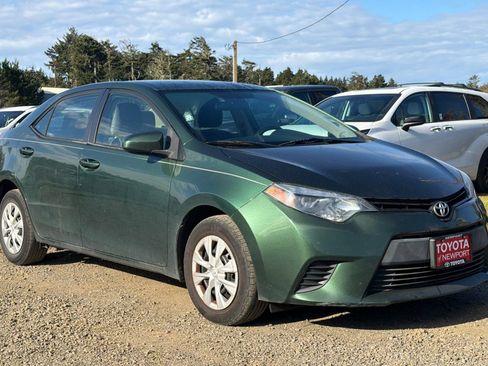 Used 2014 Toyota Corolla LE image 2