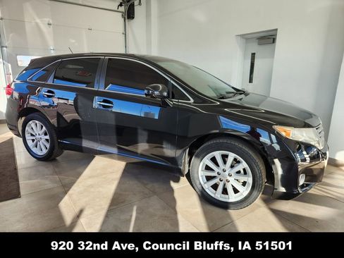 Used 2011 Toyota Venza AWD image 2