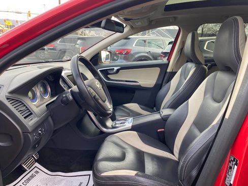 Used 2012 Volvo XC60 T6 R-Design Platinum image 9