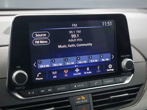 Used 2025 Nissan Altima 2.5 SV image 16